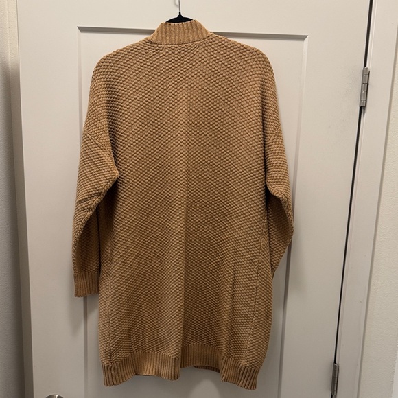 Max Studio Women's Tan Cardigan Sweater. Worn Once! - Picture 3 of 3